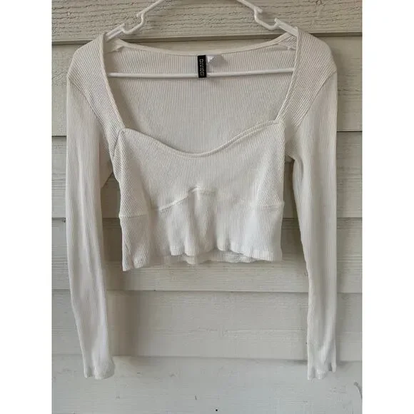 H&M Divided Ribbed Cream Long Sleeve Crop Top Medium - Picture 2 of 4